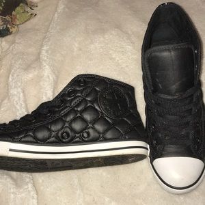 Black quilted Converse!